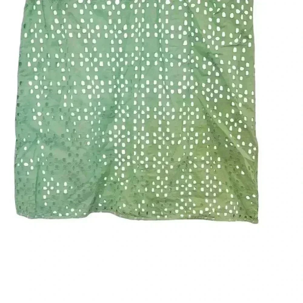 Crown & Ivy Women's Green Cotton Eyelet Sleeveless Shift Dress - Picture 5 of 8
